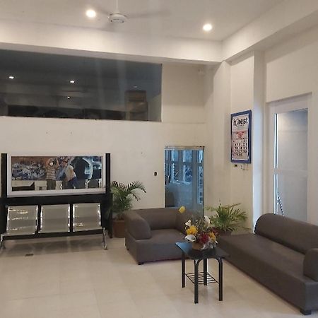 Nest Suites Quezon City Exteriör bild